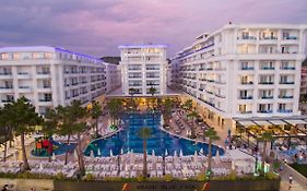 Grand Blue Fafa Resort&SPA